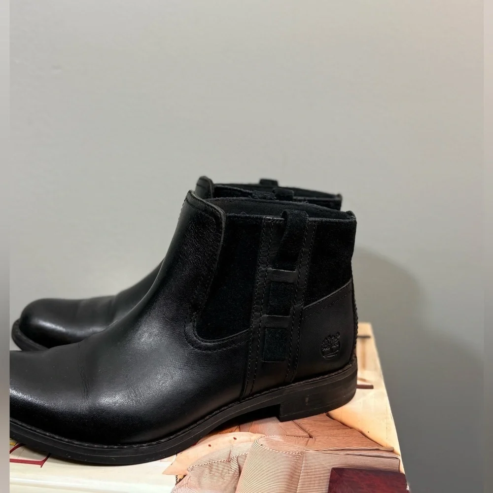 Timberland Black Leather Women’s Boots Size 6.5